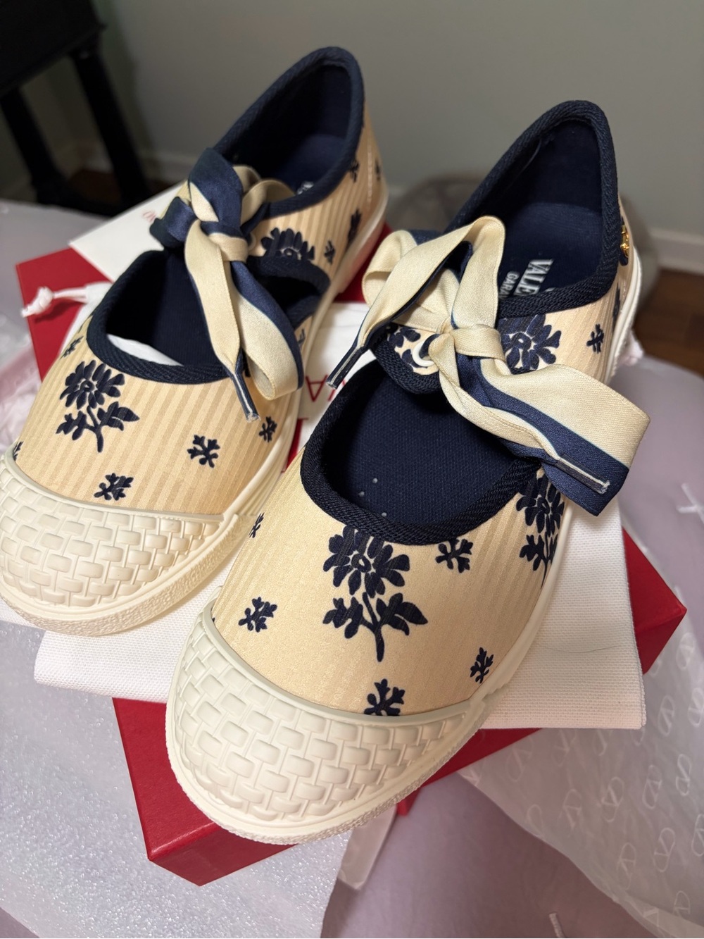 Valentino Garavani Beige & Navy Floral Mary Jane Flats